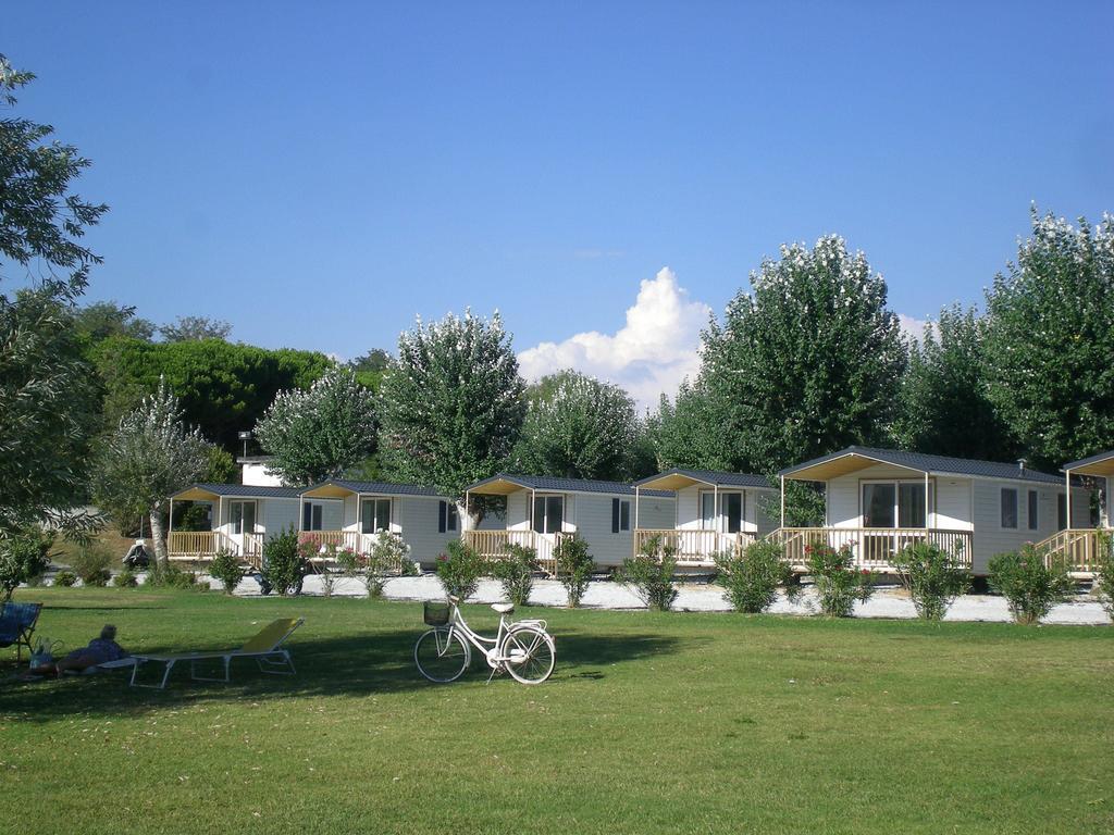 Hotel Iron Gate Marina3B Sarzana Esterno foto