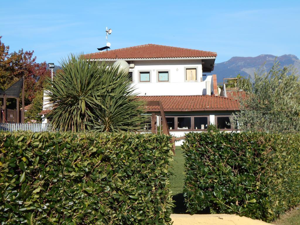 Hotel Iron Gate Marina3B Sarzana Esterno foto