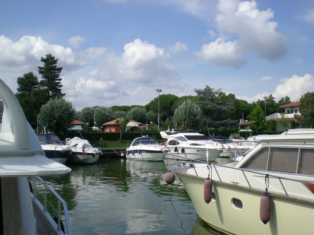 Hotel Iron Gate Marina3B Sarzana Esterno foto