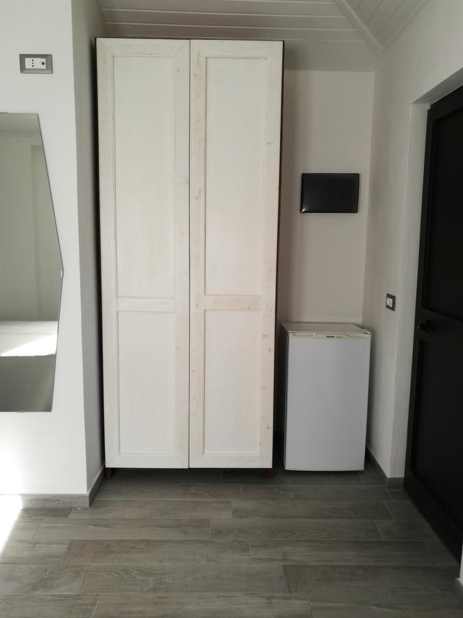 Hotel Iron Gate Marina3B Sarzana Esterno foto